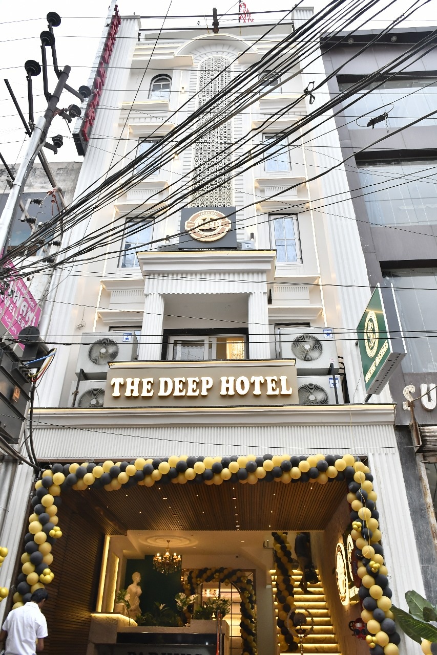 The Deep Hotel (Gumti No 5) - Tap to explore photos