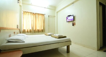 Hotel Karam Room Type - DELUXE AC ROOM