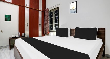 OYO Hotel O Ashok Nagar Near JNTU College Room Type - Classic