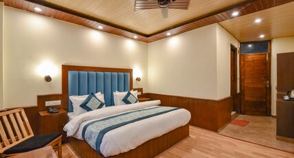Sky Bird Nest Room Type - Delxue Room