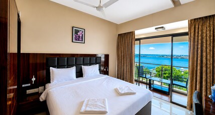 Hotel Apaar with Sea Face Garden Restaurant Room Type - Super Executive Sea face Room with Balcony