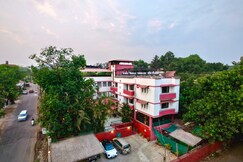 Girivihar Holiday Club - Pure Veg