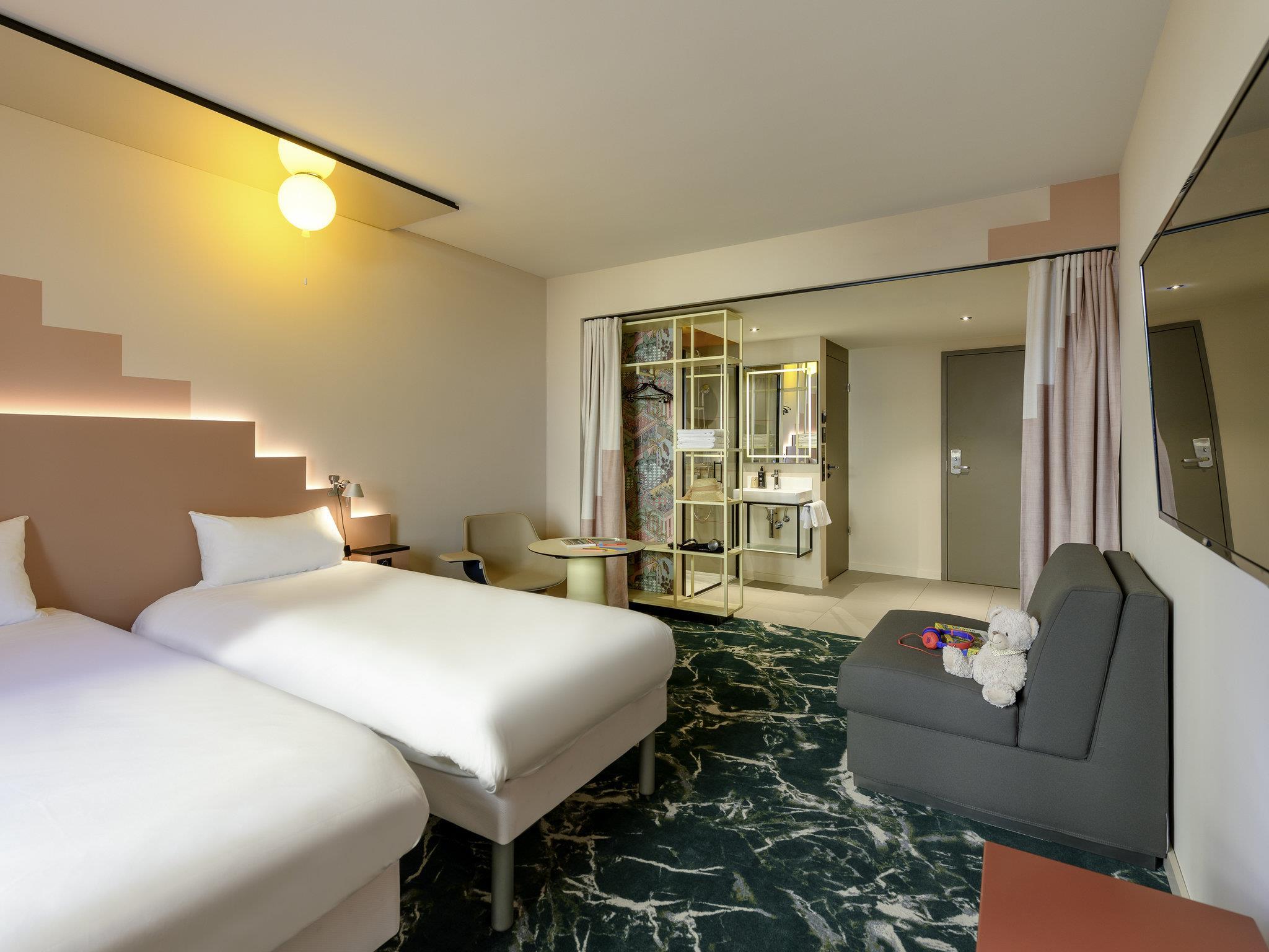 Ibis Styles Zurich City Centre - Tap to explore photos