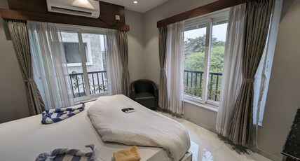 Sanvi Vila Newtown Room Type - Deluxe Room