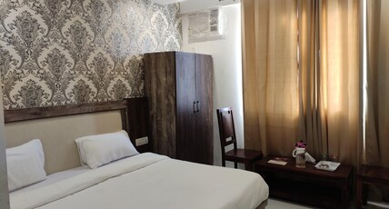 Hotel Almond Room Type - Classic Room - AC