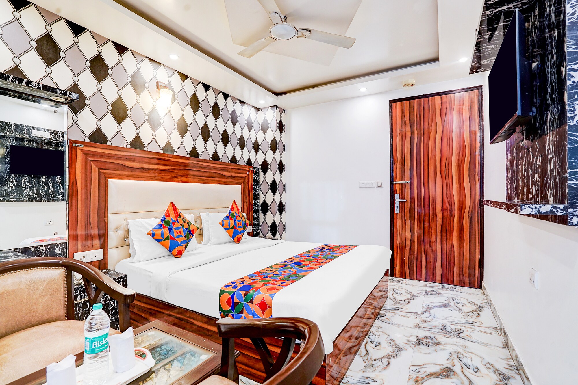 FabHotel Raj Niwas - Tap to explore photos