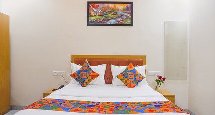 FabHotel Falcon Executive - Pan Card Club Road Room Type - Deluxe Room