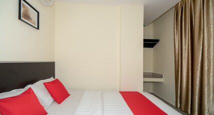 Hotel O Blossom Hotel Room Type - Deluxe Queen
