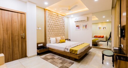 HOTEL ROCKLAND Room Type - Royal Room