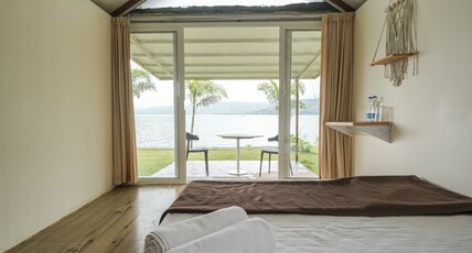 Lakefront Non AC Cabin 1 by Tranquil Stays Room Type - Bedroom 1