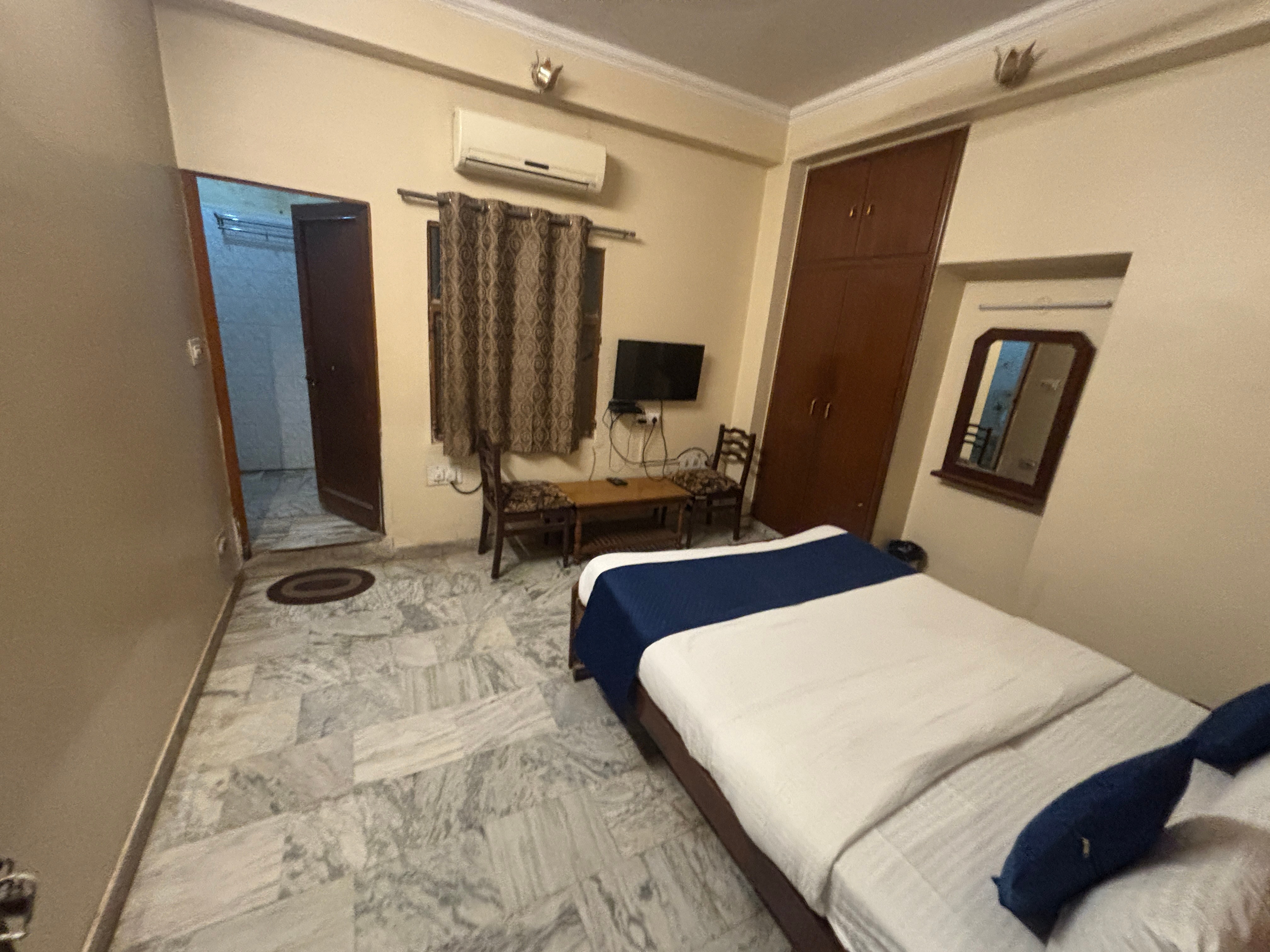 Hotel Raghav Palace - 1.5km Jaipur junction & 0.50km Sindhi camp - Tap to explore photos