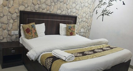 Hotel Redwood Room Type - Deluxe Rooms