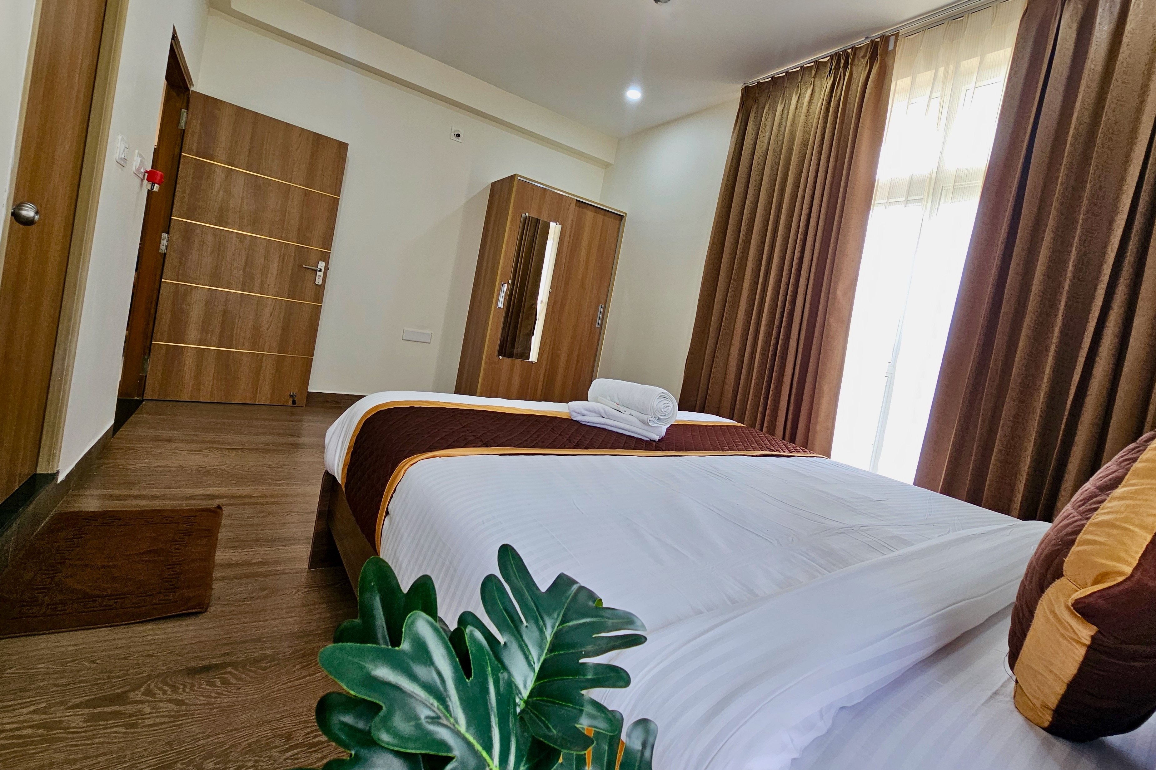 TrueLife Summit Suites - Tap to explore photos
