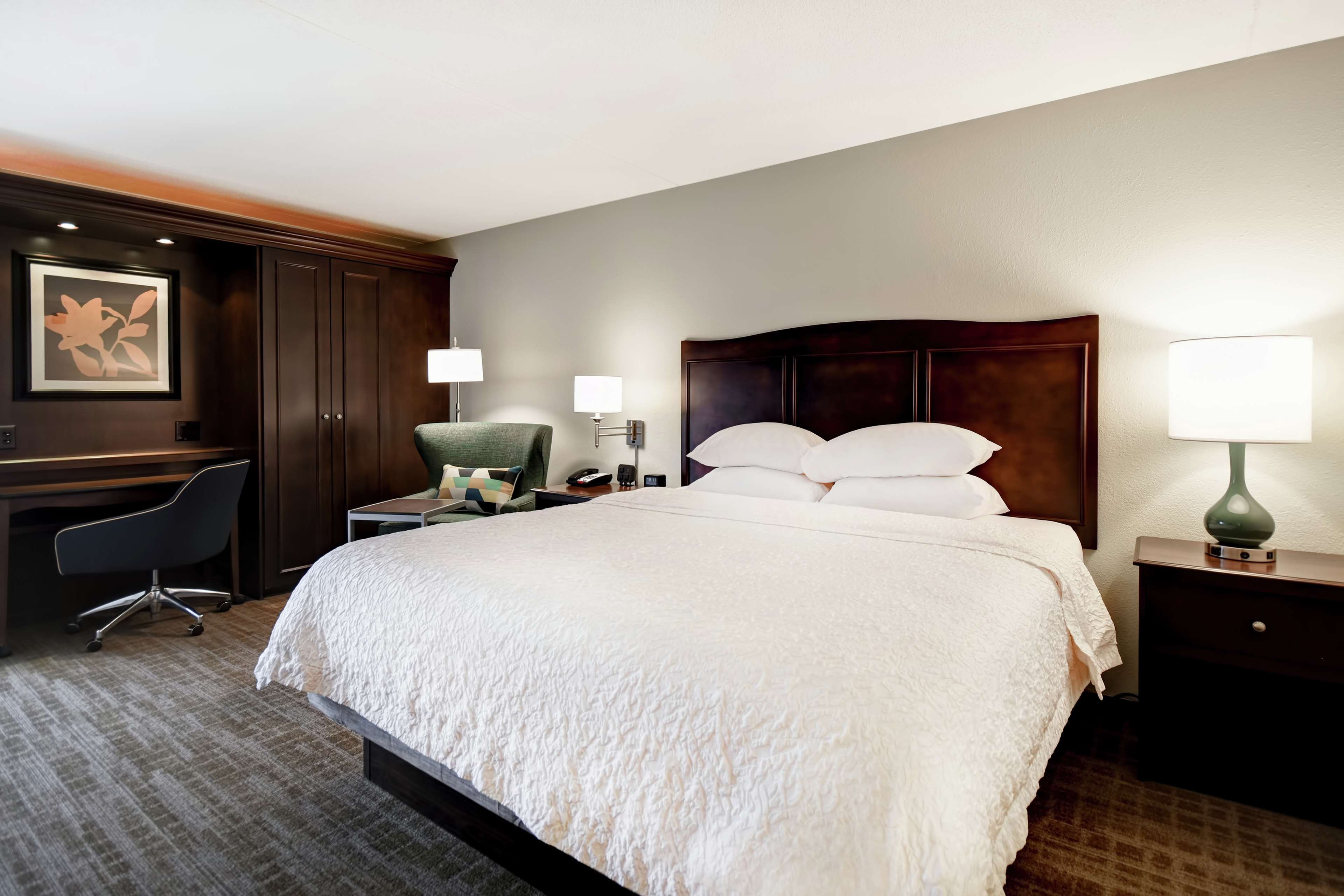 Hampton Inn Overland Park, KS - Tap to explore photos
