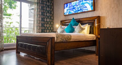 The Panoramic Getaway Room Type - Executive Suite with Bathtub and Balcony