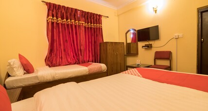 OYO 762 Hotel Middle Sky Room Type - Deluxe