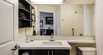 Candlewood Suites Richmond-West Room Type - Studio Suite