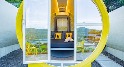 The Hosteller Panshet Room Type - Cabana with Lake View (Common Washroom)