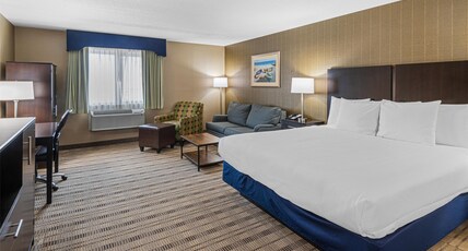 Best Western Airport Inn Room Type - Suite-1 King Bed, Non-Smoking, High Speed Internet Access, Sofabed, Microwave And Refrigerator, Work Best Western Airport Inn Room Type - Suite-1 King Bed, Non-Smoking, High Speed Internet Access, Sofabed, Microwave And Refrigerator, Work
