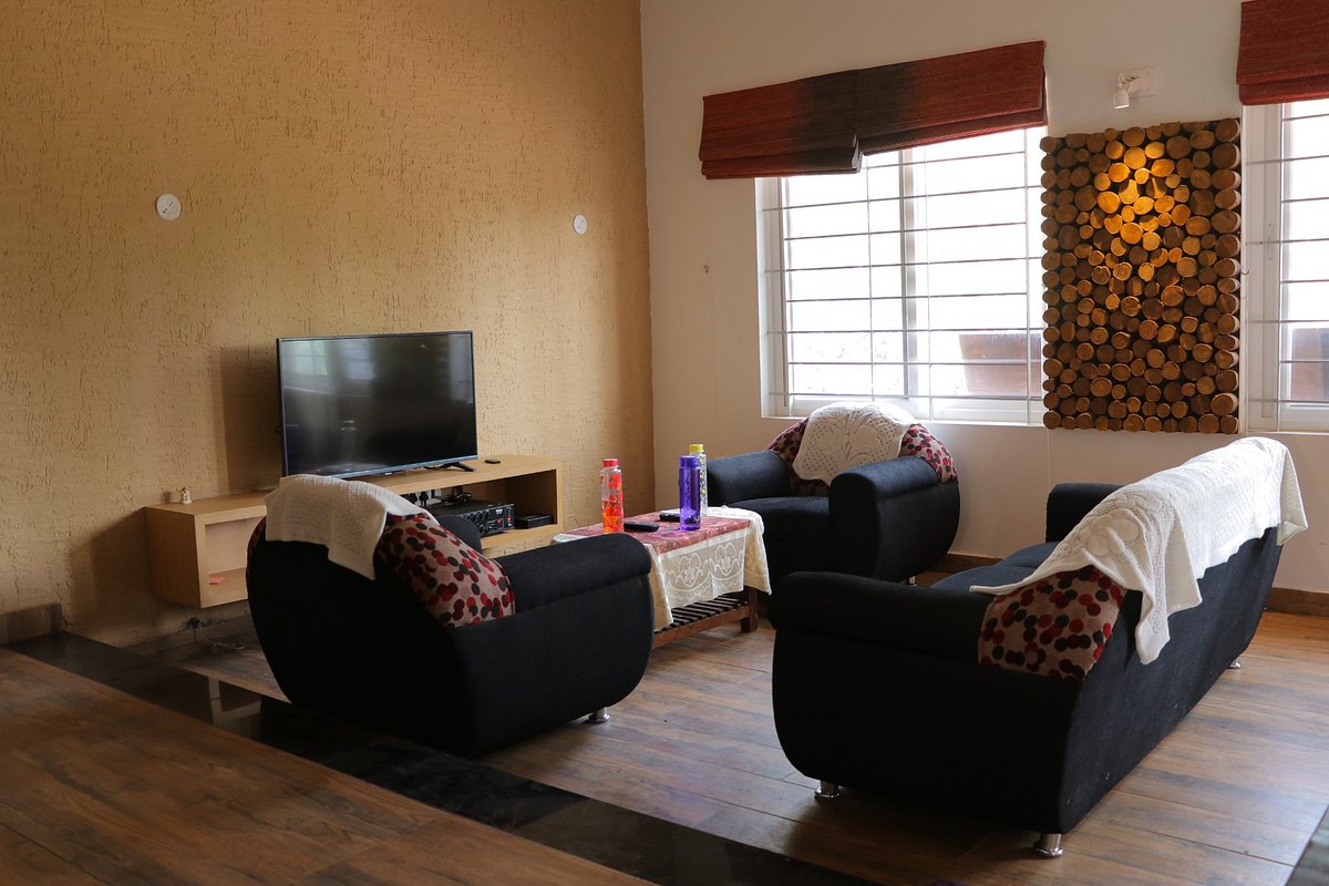 Robusta Valley Homestay | Rooms & Caretaker - Tap to explore photos