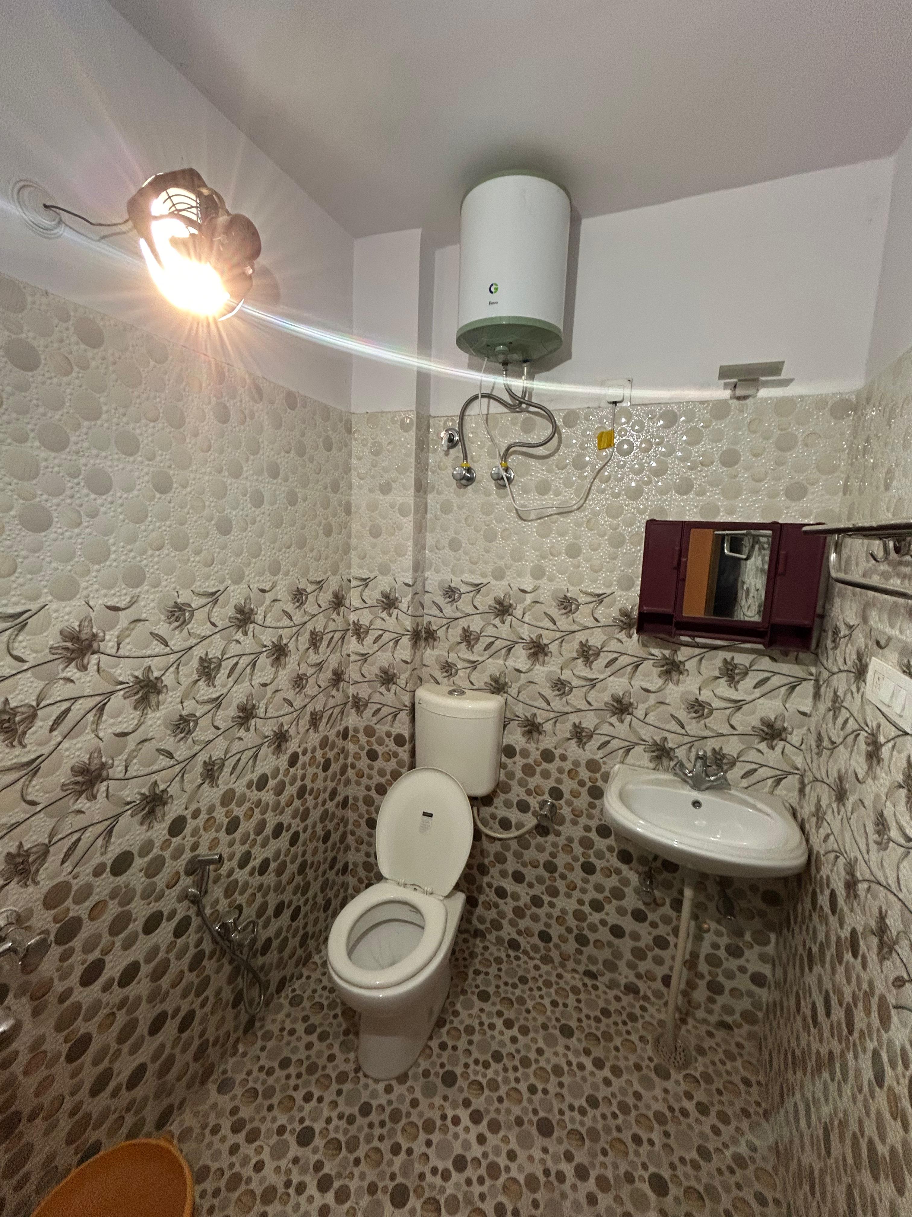 Shiv Sarana Homestayz - Tap to explore photos