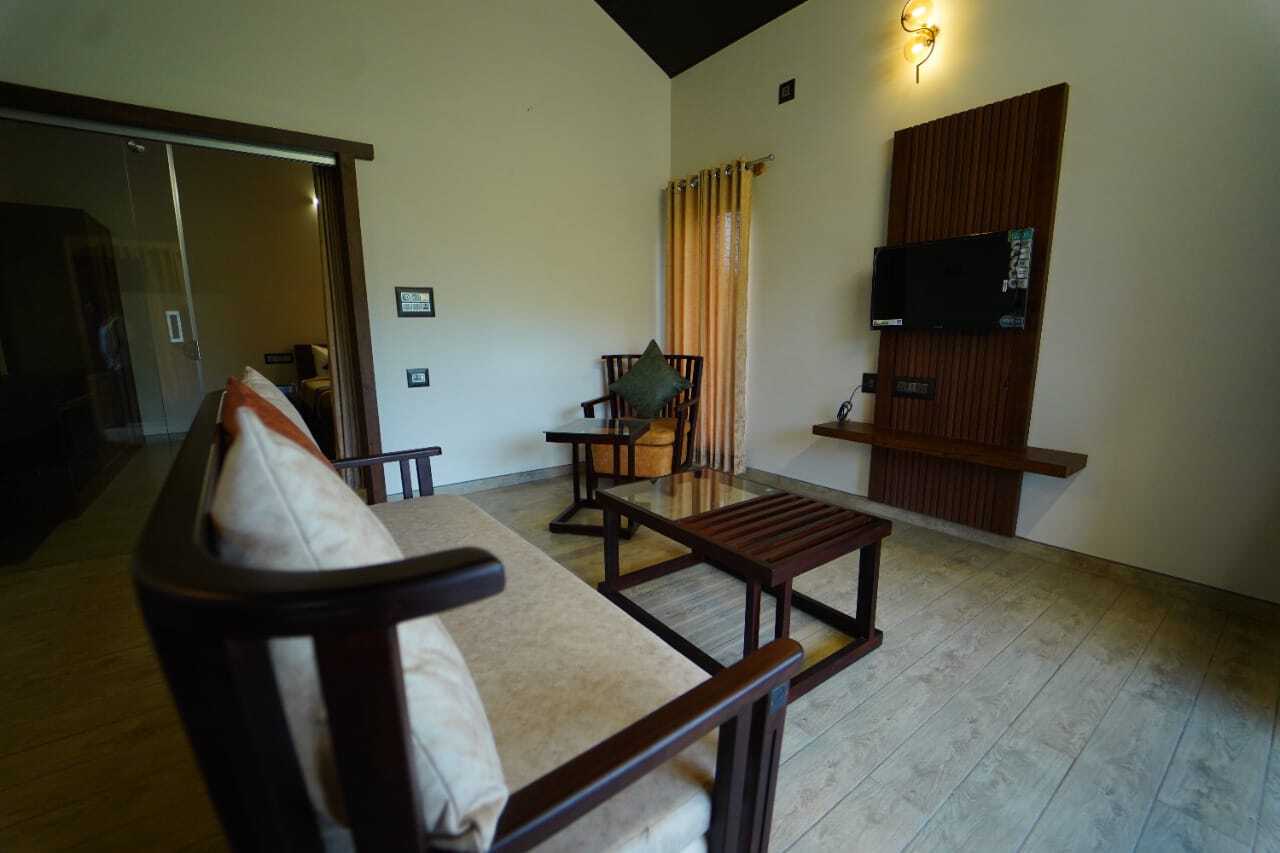 Vihangama Home Stay - Tap to explore photos