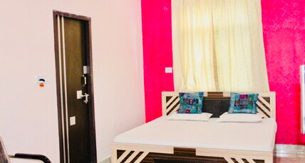 hotel vinayak palace Room Type - Deluxe Room