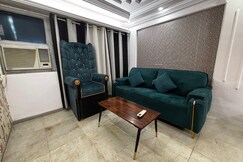 Ivy Nest, Private 1 BHK in Lokhandwala, Andheri | Entire Apartment