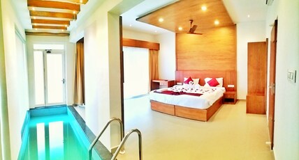 Aveda Munnar  Mountains and Mist Room Type - Jacuzzi Pool Villa with Balcony