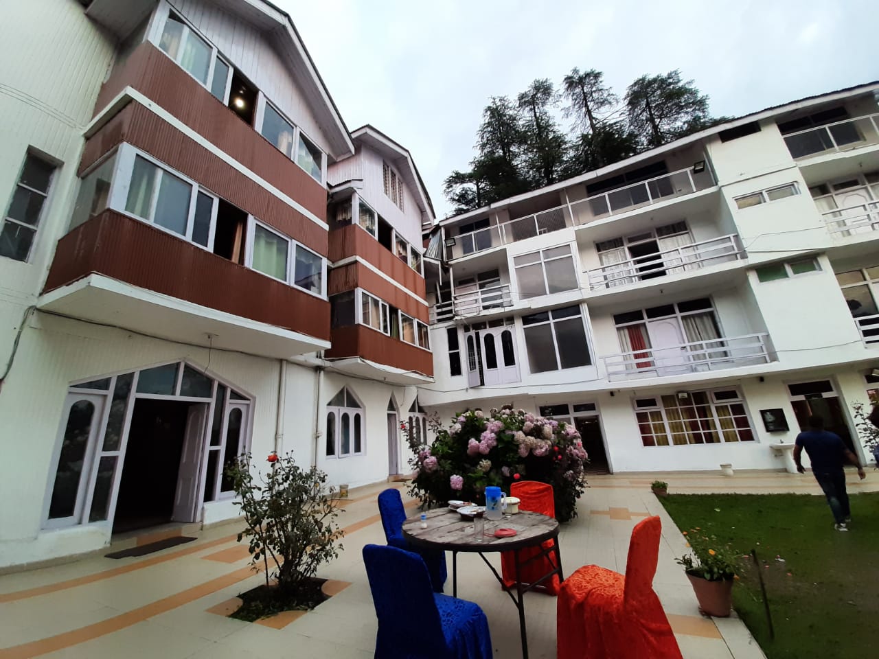 Hotel Broadway - Tap to explore photos