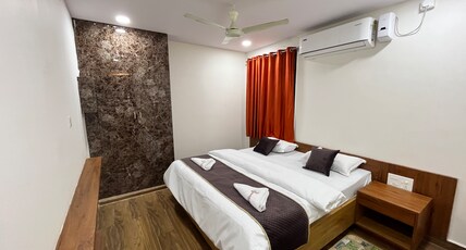 Dinesh Grand Room Type - Suite Room