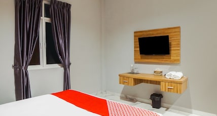 Super OYO Capital O 92066 Papakoel Hotel & Cafe Room Type - Indonesia Deluxe Double