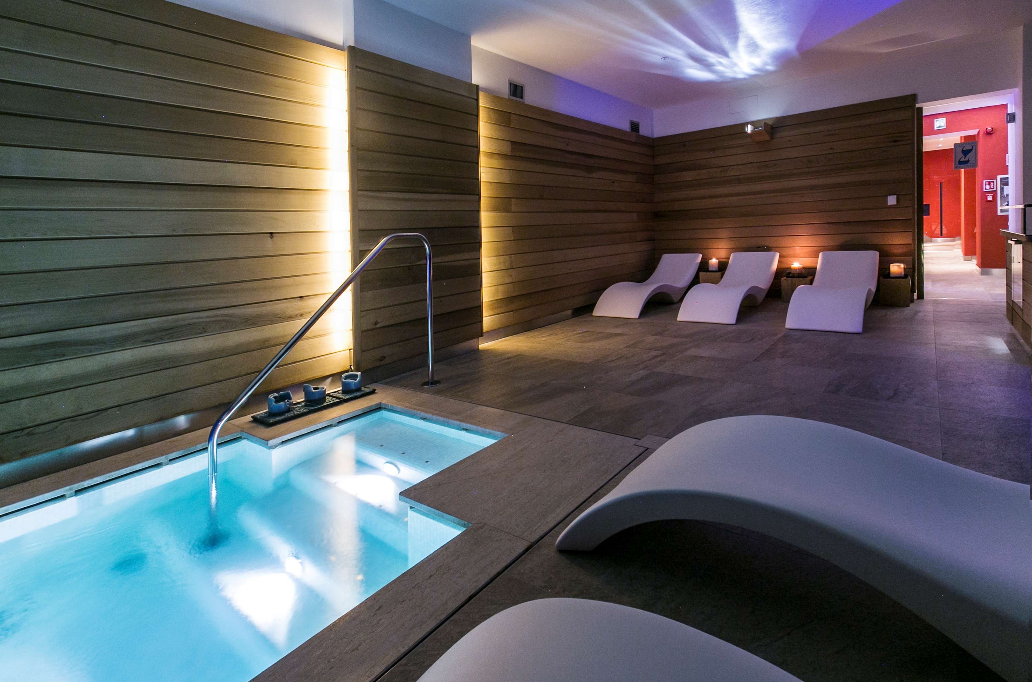 Best Western Plus Hotel Genova - Tap to explore photos