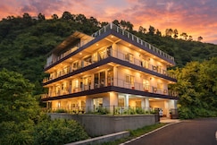 Hotel Creek Valley, Mussoorie
