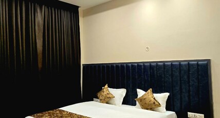 RN HOTEL AND LAWN Room Type - Deluxe Room With Balcony