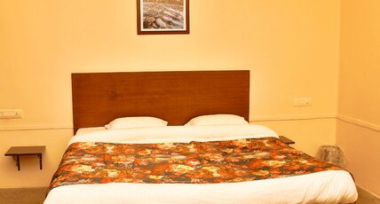 Gobind Bhawan Heritage Hotel Room Type - Delux AC Room Gobind Bhawan Heritage Hotel Room Type - Delux AC Room