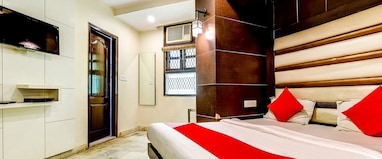 Hotel The Spot Near New Delhi Railway Station