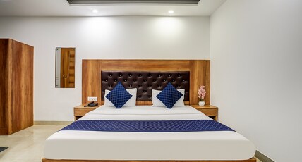 Hotel IVY @ Delhi Airport Room Type - Super Deluxe Room