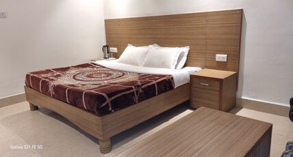 Hotel Swastik Room Type - Deluxe Double AC Room