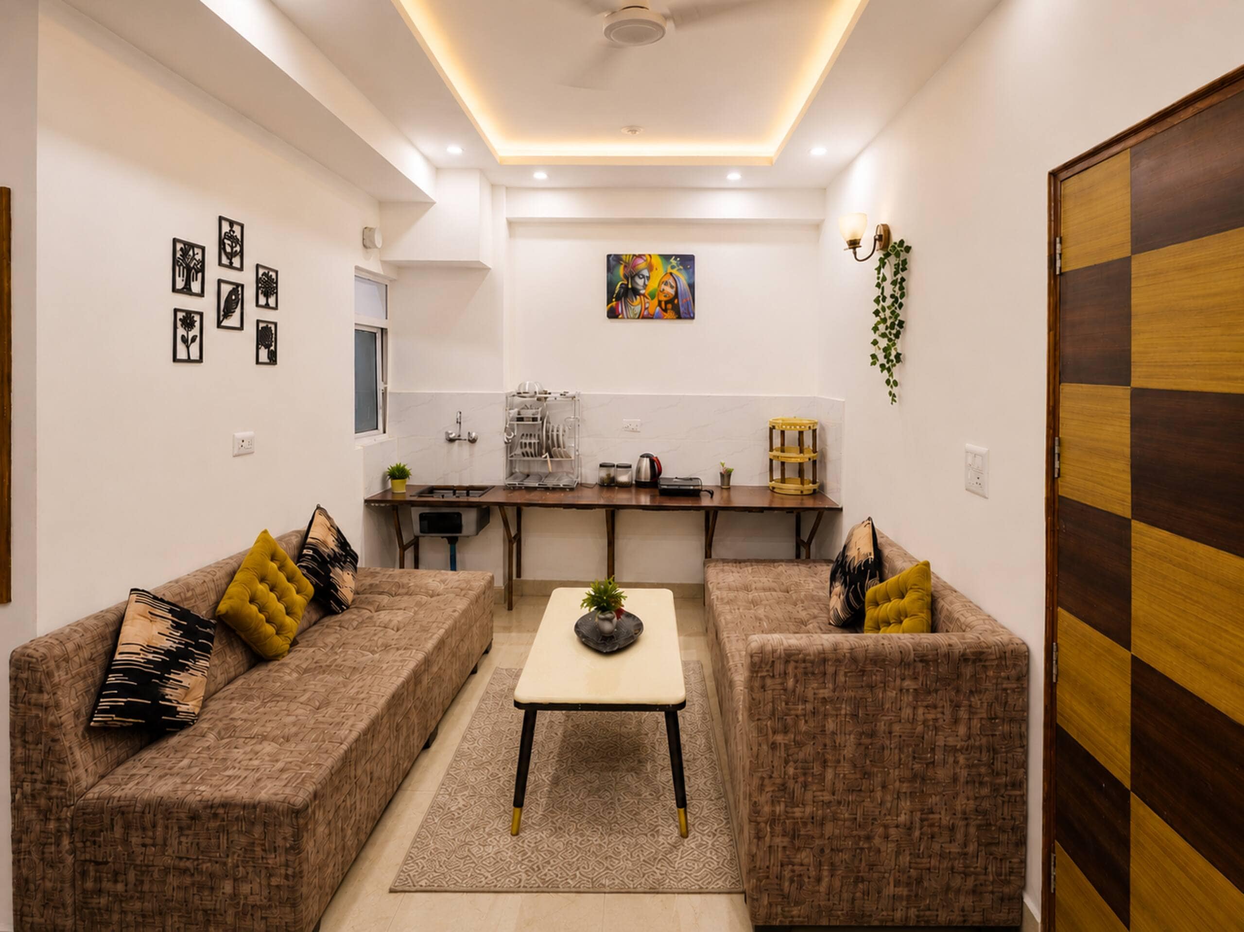 Gopi Kunj Retreat Yamuna Facing Near Prem Mandir - Tap to explore photos