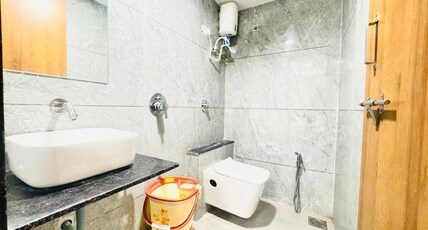 HOTEL LONGSTAY Room Type - Four Bed