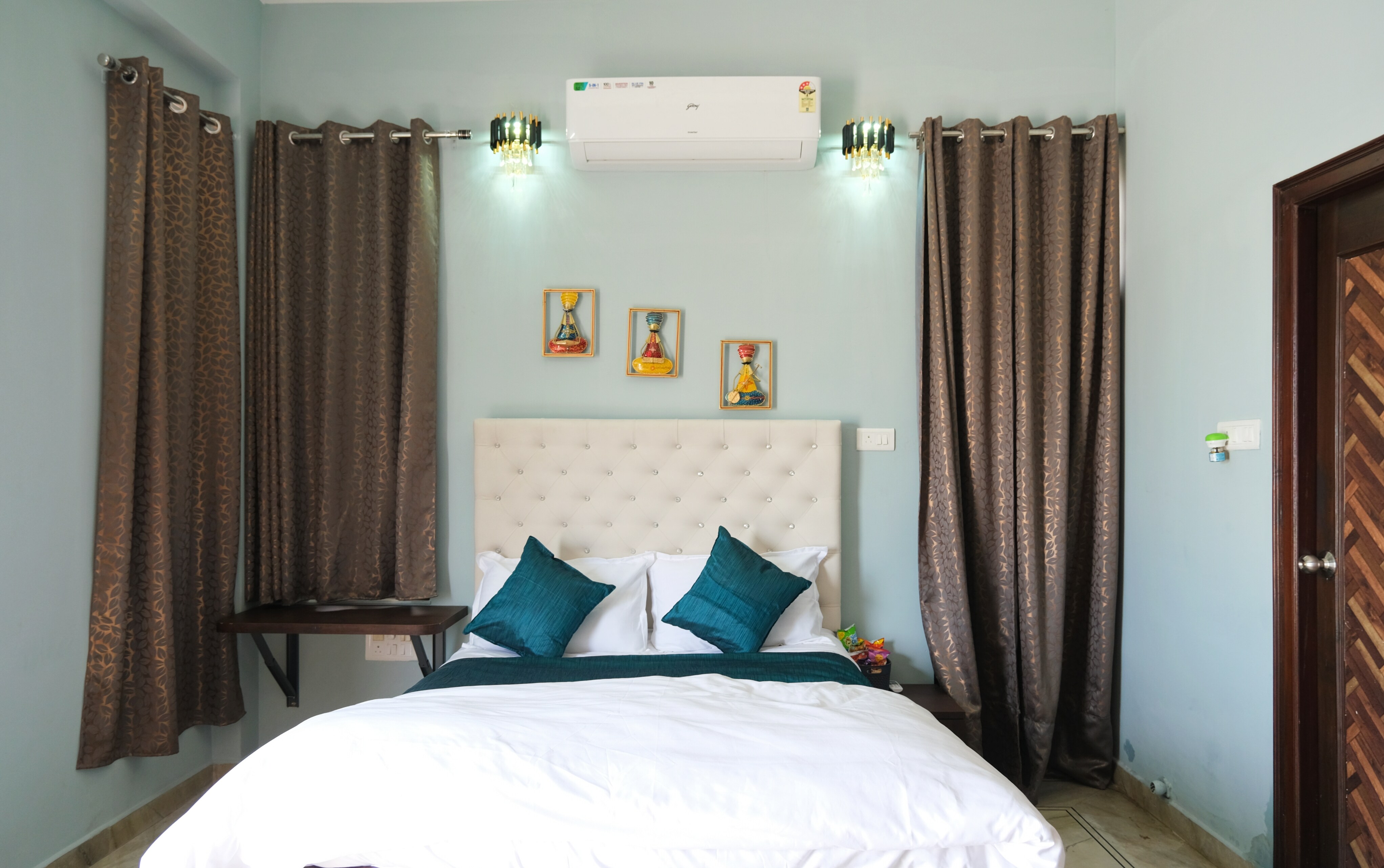 Aashirwad Homestay - Tap to explore photos
