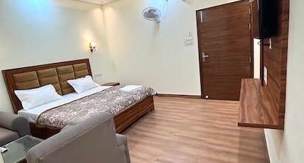 Siddharth Hotel Room Type - Luxury Room