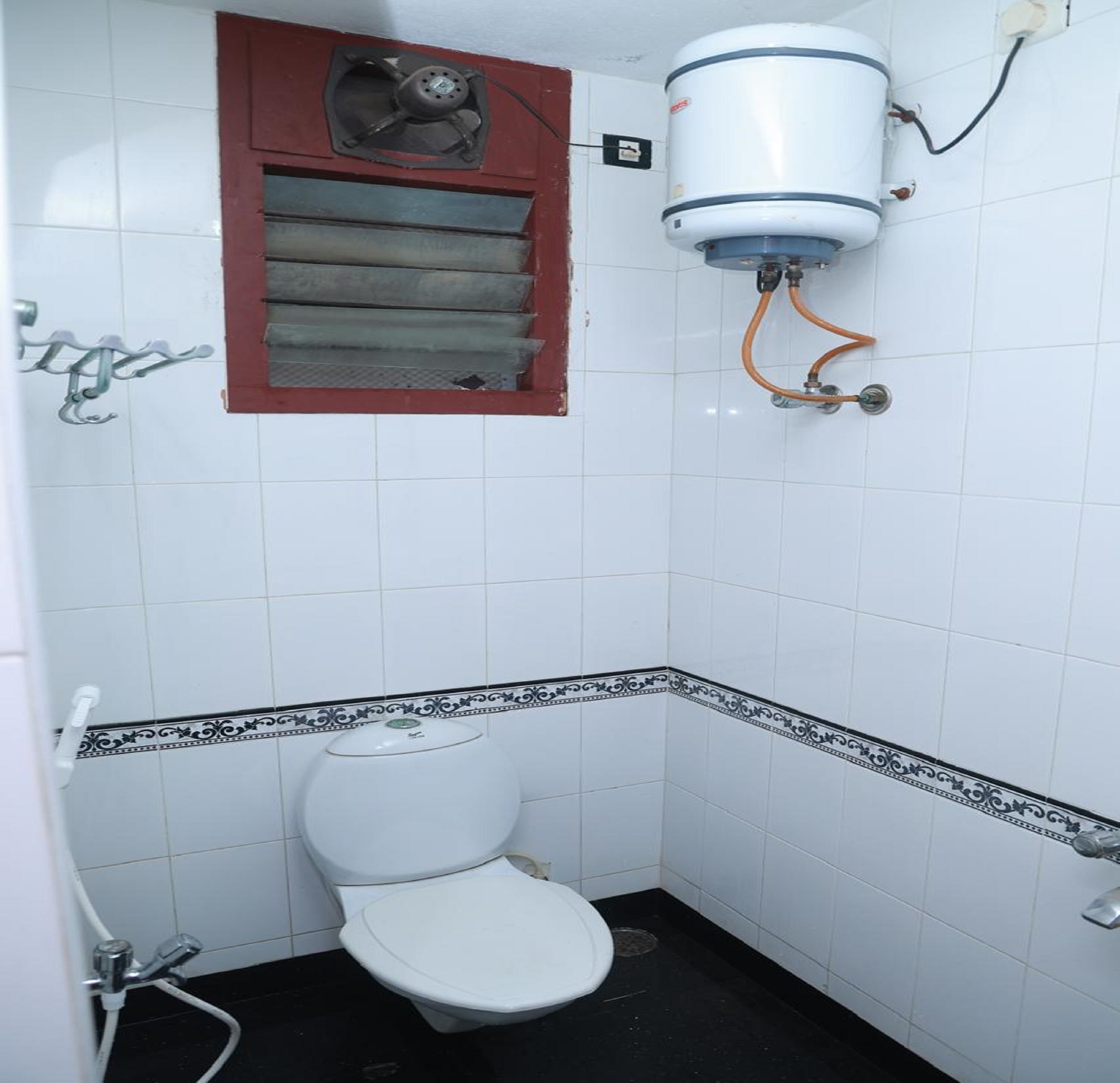 Guru Homestay Pondicherry - Tap to explore photos