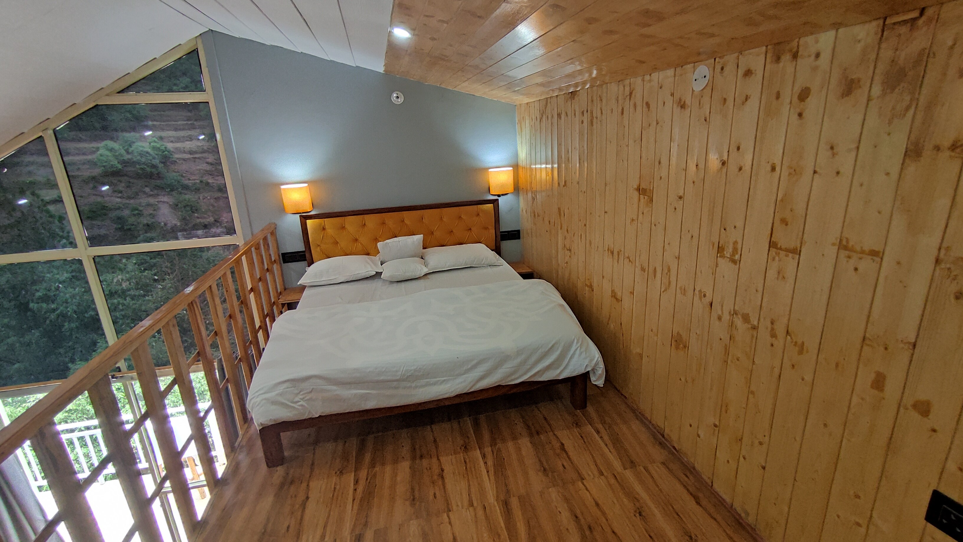 The YellowHood a charming cabin at Malla Ramgarh - Tap to explore photos