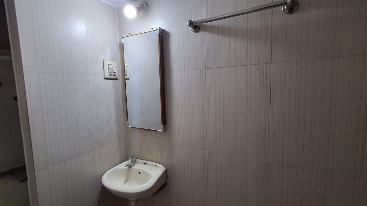 2 Bedroom Tenement With Free Wifi - Tap to explore photos
