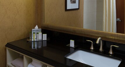 DoubleTree by Hilton Asheville - Biltmore Room Type - 2 DOUBLE BEDS NONSMOKING