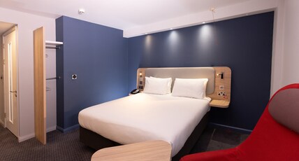 Holiday Inn Express WINDSOR Room Type - 1 Double Standard Accessible with Free Hot Breakfast Holiday Inn Express WINDSOR Room Type - 1 Double Standard Accessible with Free Hot Breakfast