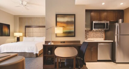 Homewood Suites by Hilton Calgary Downtown Room Type - 1 KG STUDIO SUITE NS VIEW
