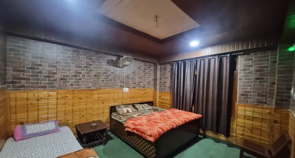 Shanti home stay Room Type - Dulex king room